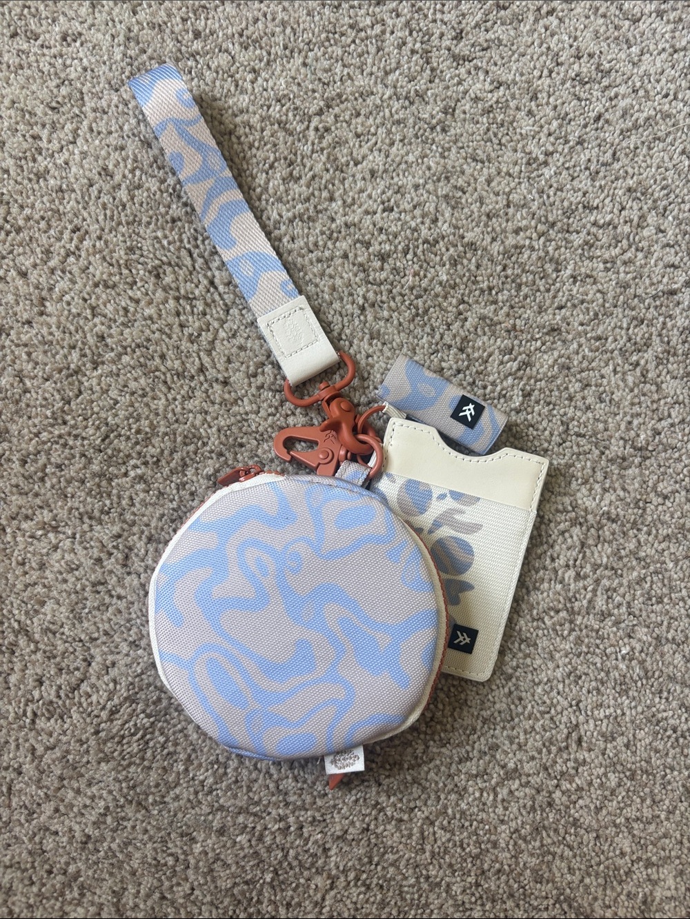 Thread Wallet x Free people